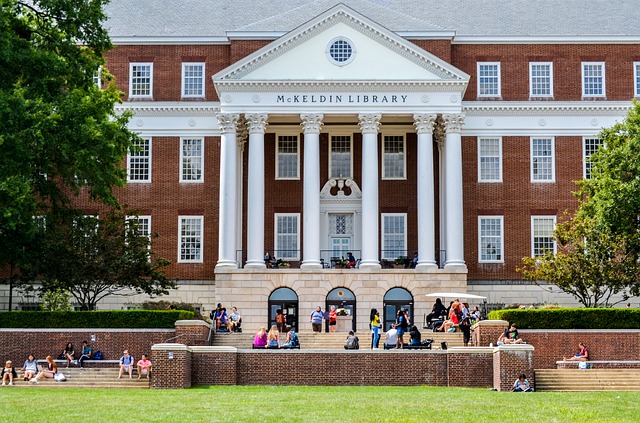 student housing, apartment, college, renting, roommates, campus