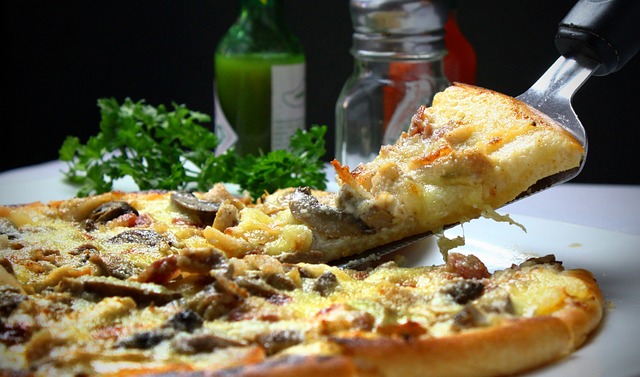 food truck,salad,sandwich,italian food,beer,wine,meal