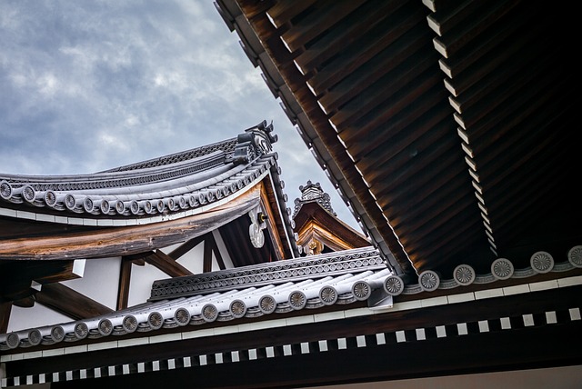 rooflineroofshingle-rooftile-roof-640x480-52384513.jpeg