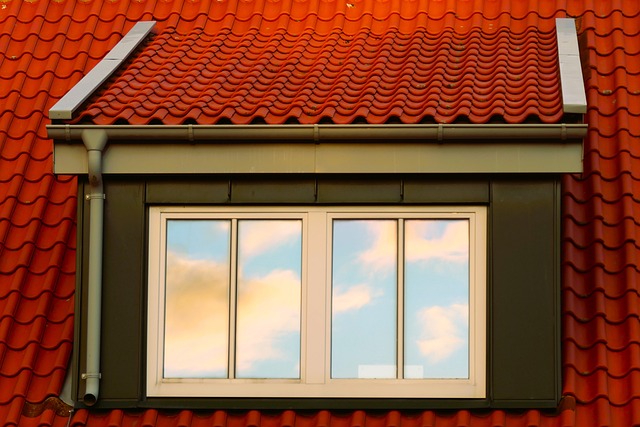 roofline,roof,shingle roof,tile roof,