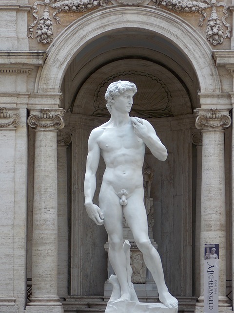 art-gallery-paintings-sculpture-exhibiti-640x480-64625832.jpeg
