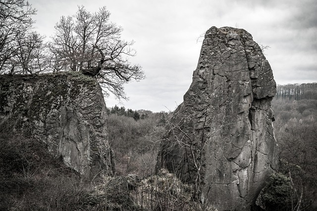climbing-rocks-adventure-fitness-boulder-640x480-38717726.jpeg