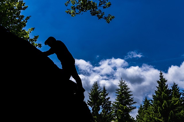 climbing-rocks-adventure-fitness-boulder-640x480-97277640.jpeg