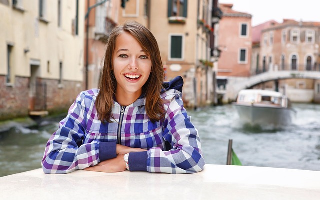 dentistsmilewhite-teeth-640x480-16439543.jpeg