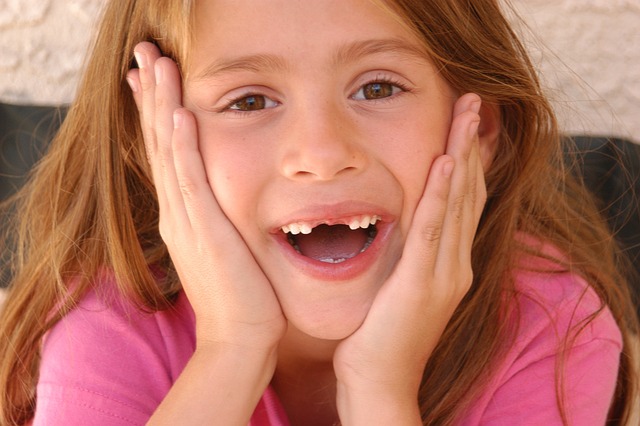 dentistsmilewhite-teeth-640x480-9464896.jpeg