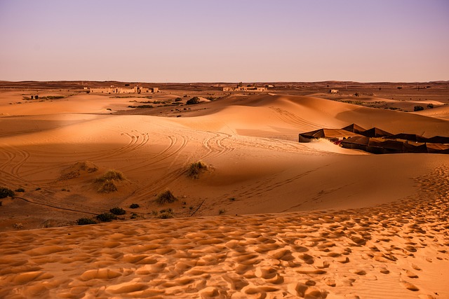 dunes-sandboarding-adventure-landscape-n-640x480-82517561.jpeg