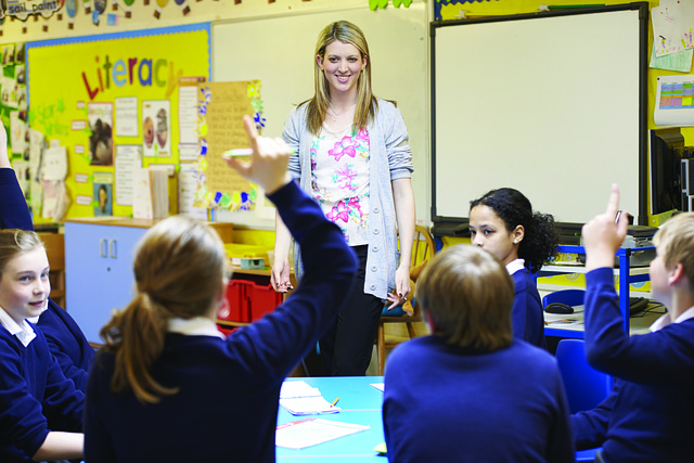 education-schools-teaching-students-oreg-640x480-74855313.jpeg