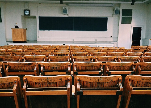 education-screening-safety-credentials-s-640x480-47842712.jpeg