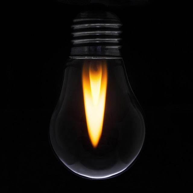 electricianelectric-lightslightslampther-640x480-22976413.jpeg