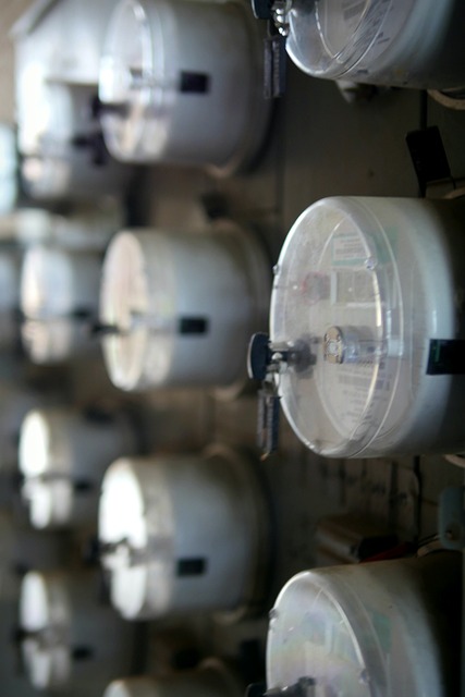 electricianelectric-lightslightslampther-640x480-26072036.jpeg