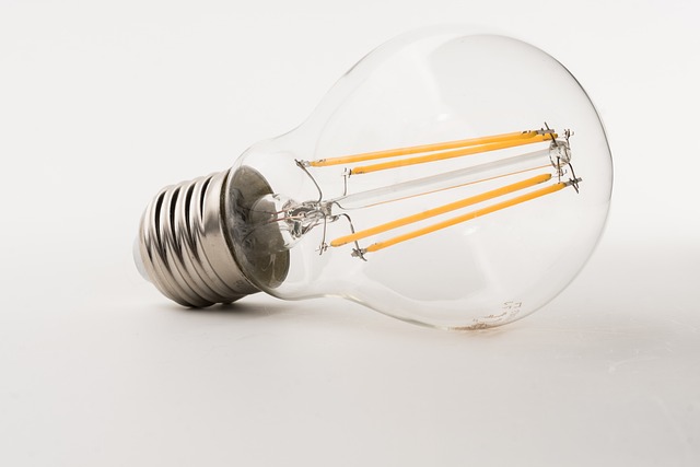 electricianelectric-lightslightslampther-640x480-30639270.jpeg