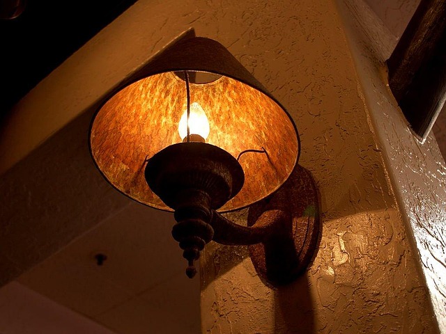 electricianelectric-lightslightslampther-640x480-61099921.jpeg