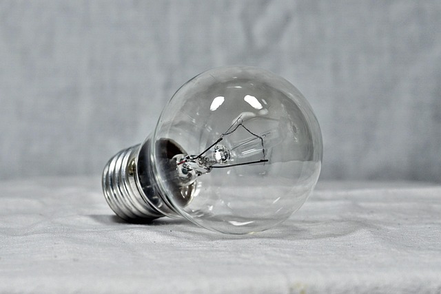 electricianelectric-lightslightslampther-640x480-84542808.jpeg
