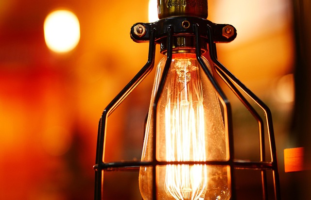 electricianelectric-lightslightslampther-640x480-8687949.jpeg