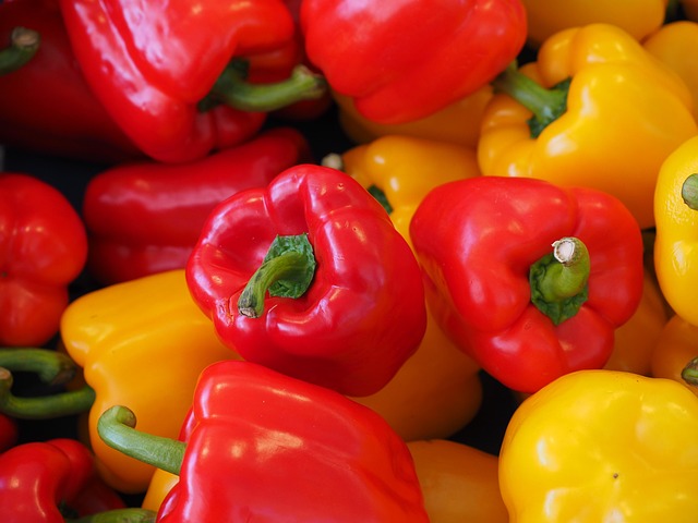 farmers-market-produce-vegetables-fresh-640x480-98597302.jpeg