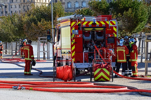 firefighter-hazmat-training-tanker-emerg-640x480-75928212.jpeg