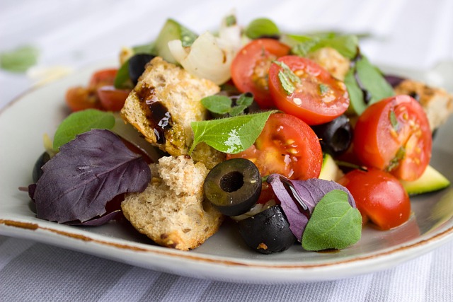 food-trucksaladsandwichitalian-foodbeerw-640x480-89819083.jpeg