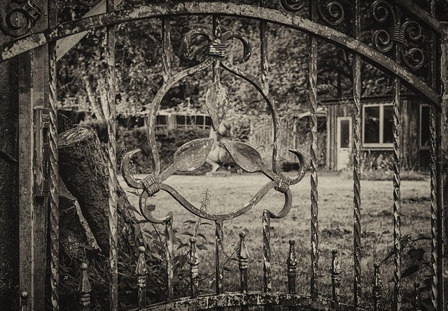 hidden-secret-gems-trails-gardens-art-640x480-59389593.jpeg