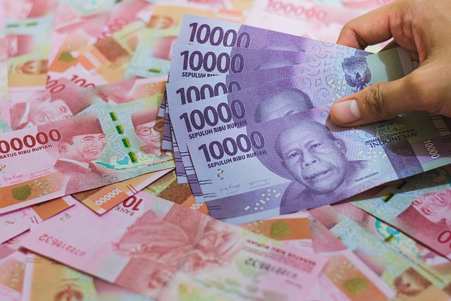 invoices, cash, finance, liquidity, business, funding