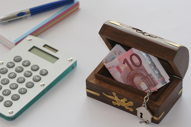 Invoices, finance, cash flow, funding, business, credit