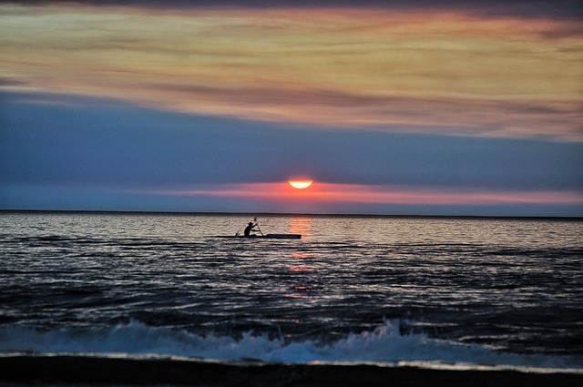 kayaking-rivers-lakes-adventure-nature-p-640x480-93058609.jpeg
