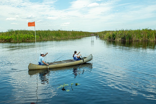 kayaking-water-paddleboard-adventure-lak-640x480-36316450.jpeg