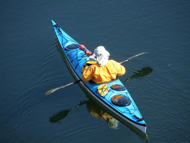 lakes-rivers-kayaking-fishing-water-scen-640x480-50499911.jpeg