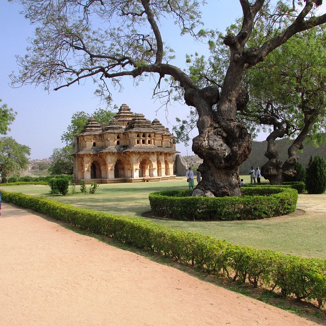 landmarks-historic-architecture-monument-640x480-33899428.jpeg