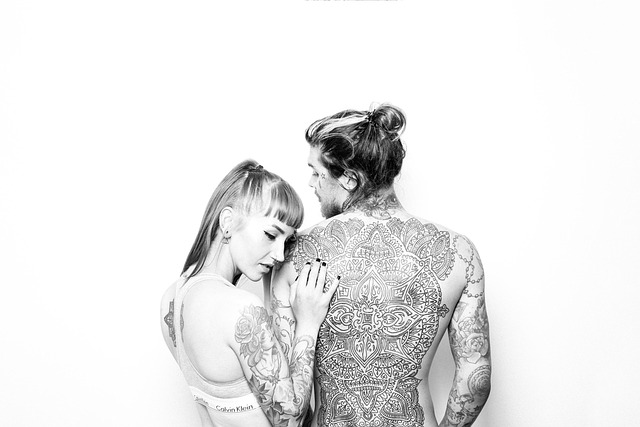 peopleyoung-manyoung-womancouple-640x480-23492983.jpeg