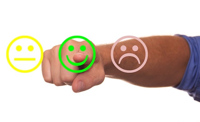 pros-cons-online-benefits-drawbacks-eval-640x480-54061841.jpeg