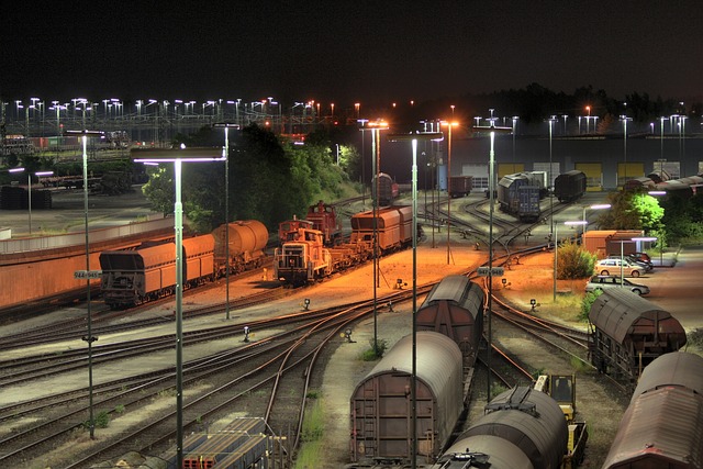 railroad-trains-tracks-industry-oregon-h-640x480-95409491.jpeg