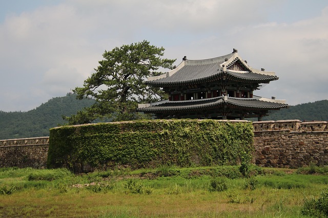 roofline,roof,shingle roof,tile roof,