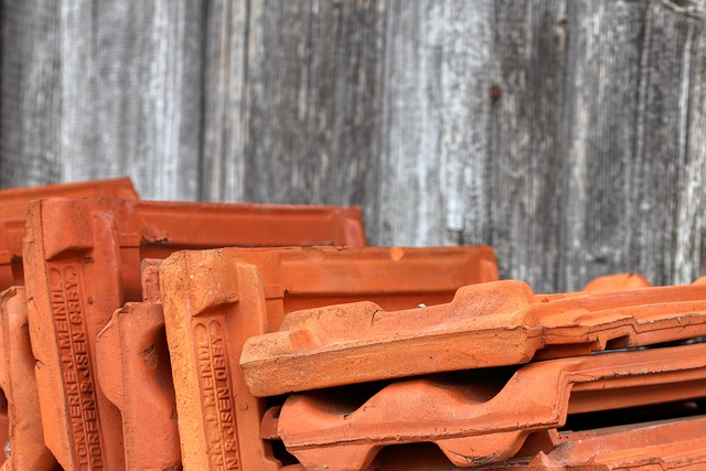 roofline,roof,shingle roof,tile roof,