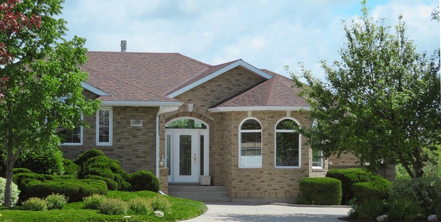 roofline,roof,shingle roof,tile roof,