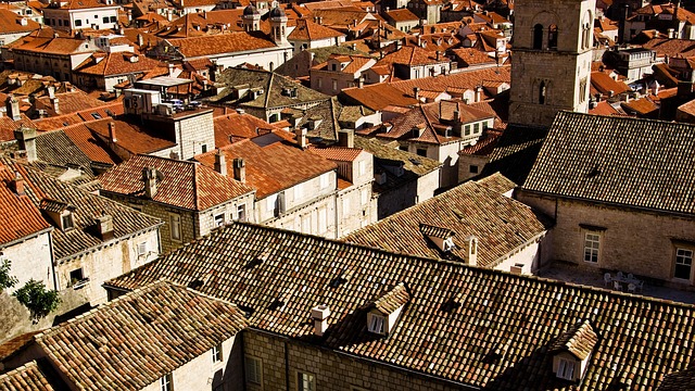 roofline,roof,shingle roof,tile roof,