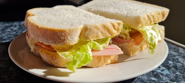 saladsandwichchinese-foodbeerwinemeal-640x480-81343704.jpeg