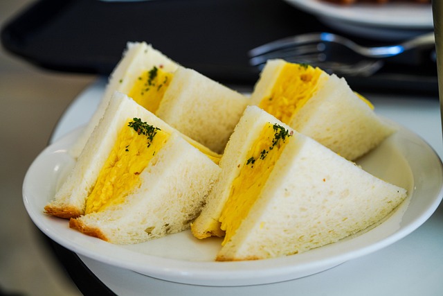 saladsandwichgreek-foodbeerwinemeal-640x480-32843721.jpeg
