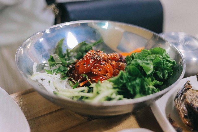 salad,sandwich,korean food,beer,wine,meal