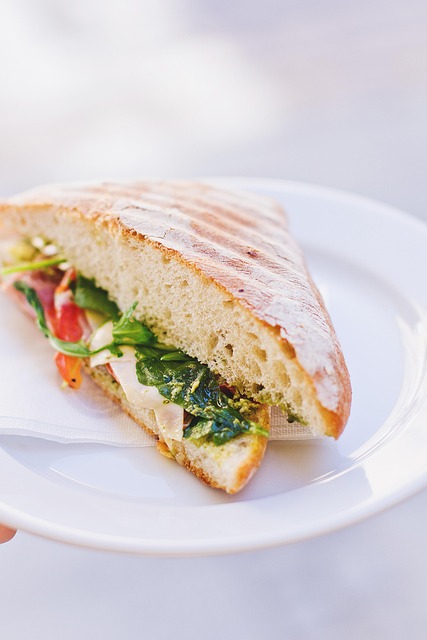 saladsandwichkorean-foodbeerwinemeal-640x480-50883766.jpeg