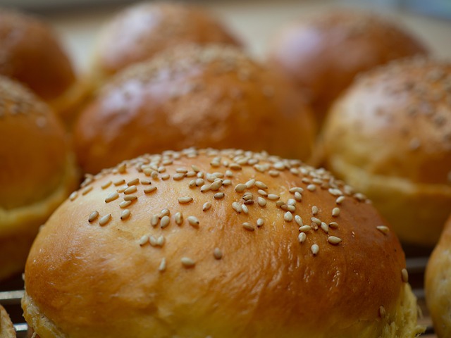 saladsandwichmediterranian-foodbeerwinem-640x480-2859658.jpeg