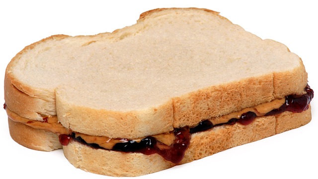 saladsandwichmediterranian-foodbeerwinem-640x480-86046985.jpeg