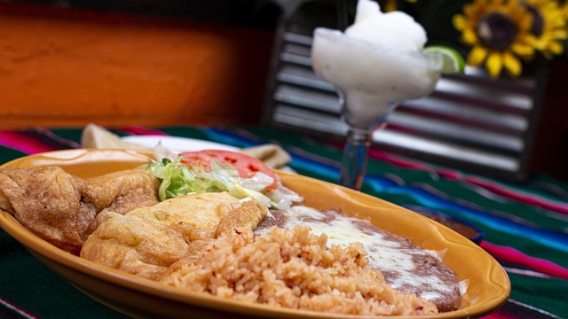saladsandwichmexican-foodbeerwinemeal-640x480-25369759.jpeg