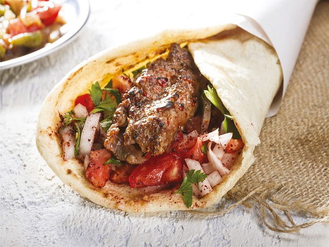 saladsandwichmexican-foodbeerwinemeal-640x480-26651038.jpeg