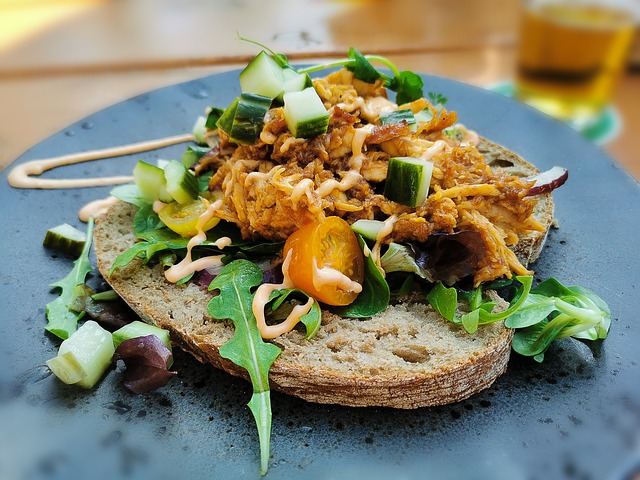 saladsandwichmexican-foodbeerwinemeal-640x480-2700228.jpeg