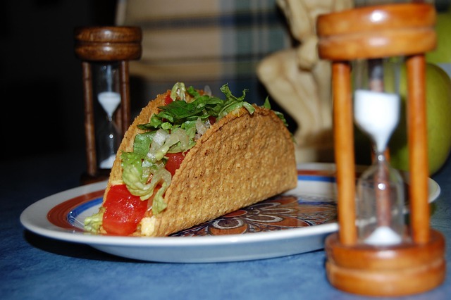 saladsandwichmexican-foodbeerwinemeal-640x480-56965719.jpeg