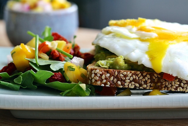 saladsandwichmexican-foodbeerwinemeal-640x480-85395279.jpeg