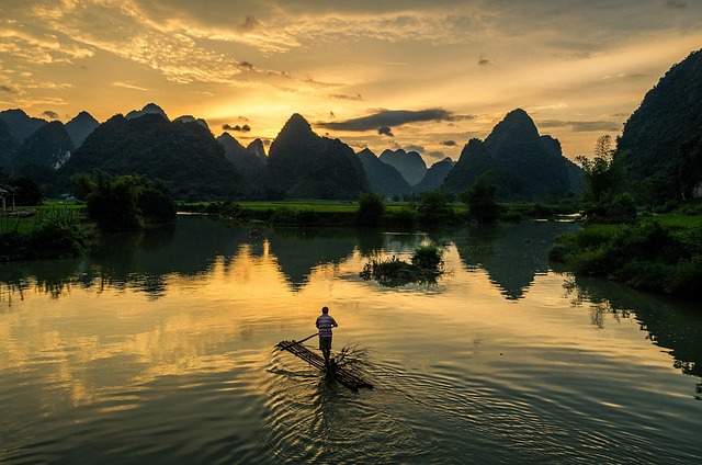 salmon-fishing-lane-river-nature-outdoor-640x480-51620453.jpeg