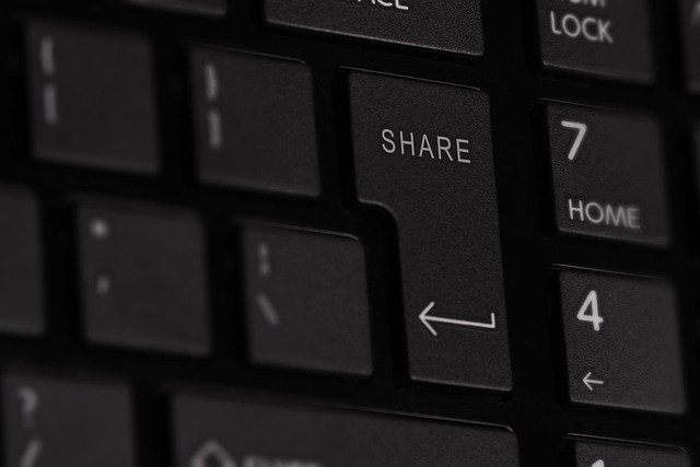 social-media-online-profiles-privacy-eth-640x480-28797145.jpeg