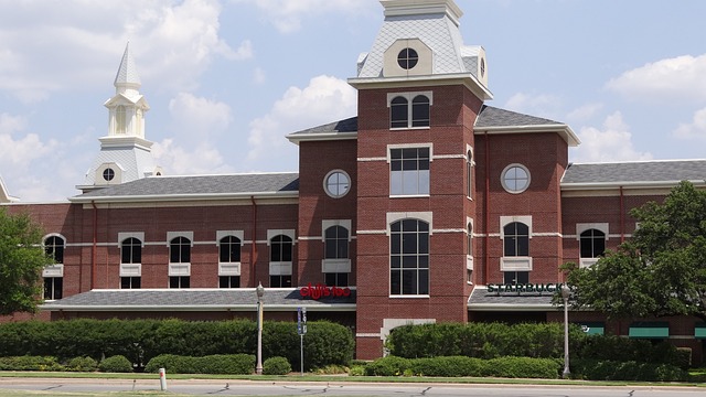 student housing, apartment, college, renting, roommates, campus