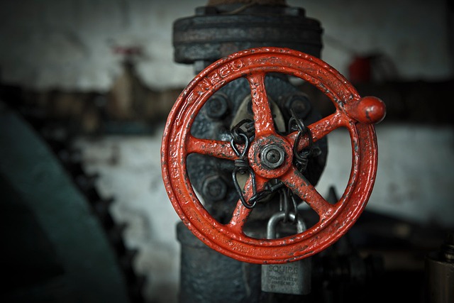 tanker-dome-valve-hazmat-equipment-drill-640x480-36836164.jpeg